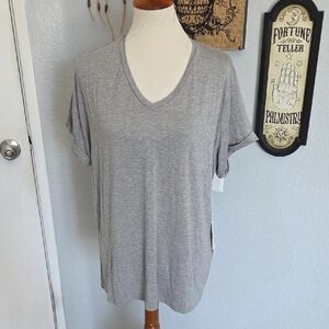 Skonhet Everyday V-Neck Short Sleeve Tee - Light Gray Large